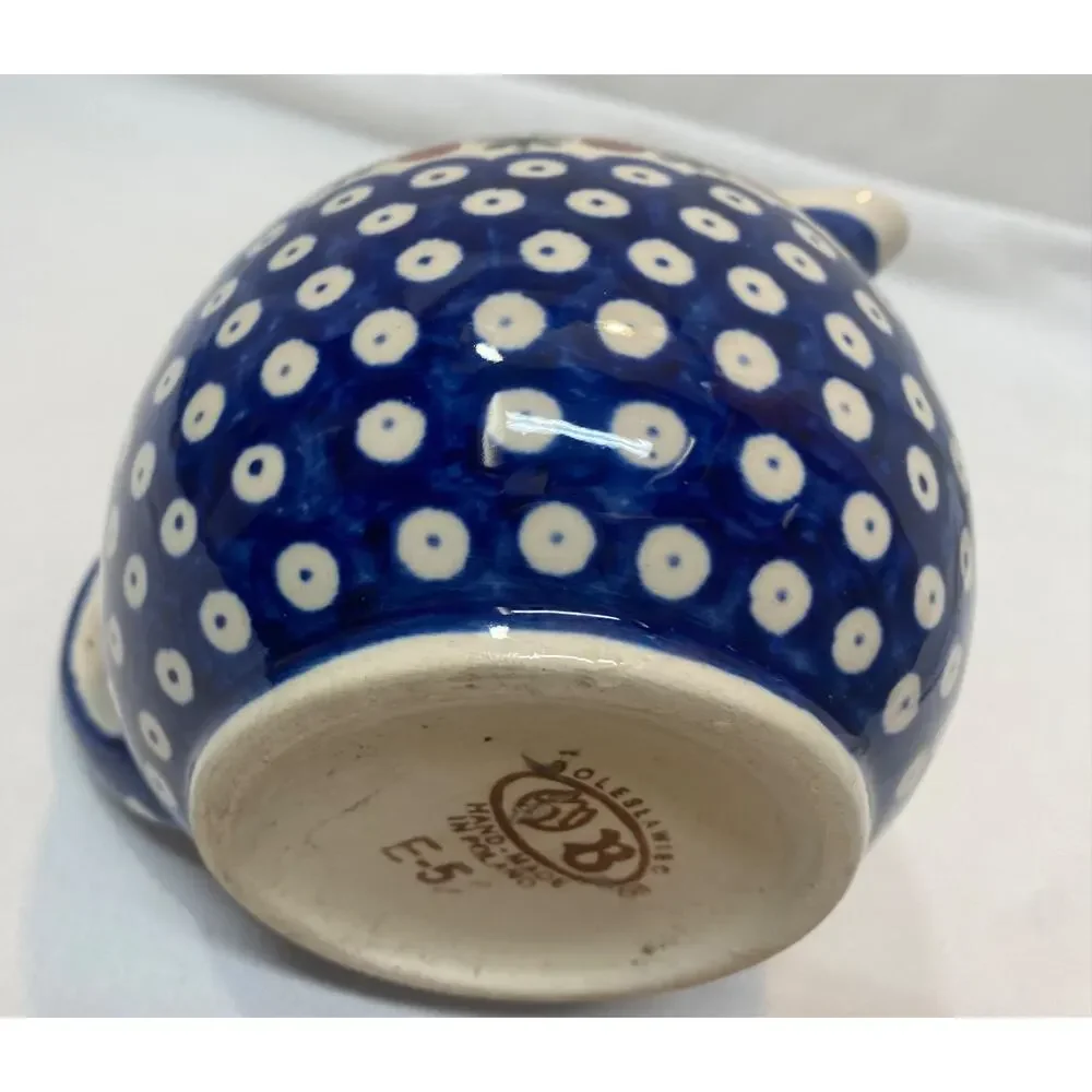 BOLESLAWIEC Polish Pottery - 24 oz Round Pitcher w/Mosquito Pattern